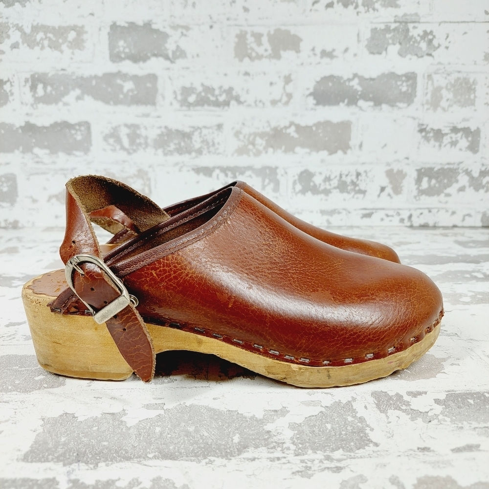Boutique Brown Wood Sole Round Toe Strap Buckle Boho Casual Clogs E955 - Picture 5 of 13